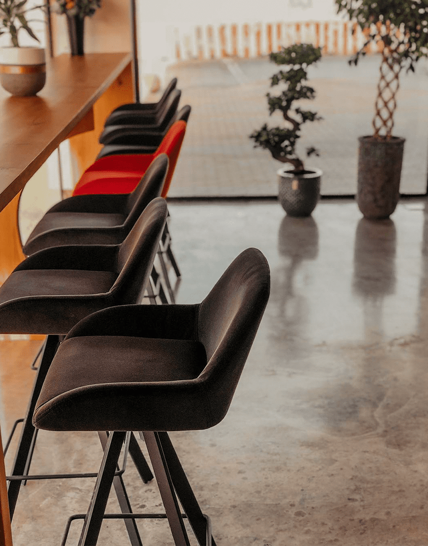 Royal Spider Bar Chair Dunn Cafe Riyadh